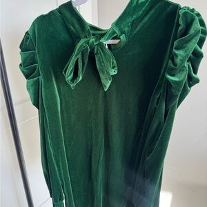 Elegant Green Velvet Dress with Bow Detail